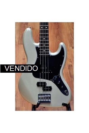 Fender Blacktop Jazz Bass White Chrome Pearl Fender Blacktop Jazz Bass White Chrome Pearl